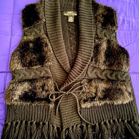 KIKIT Original Knits, Large, fur and cable knit design - Picture 2 of 6
